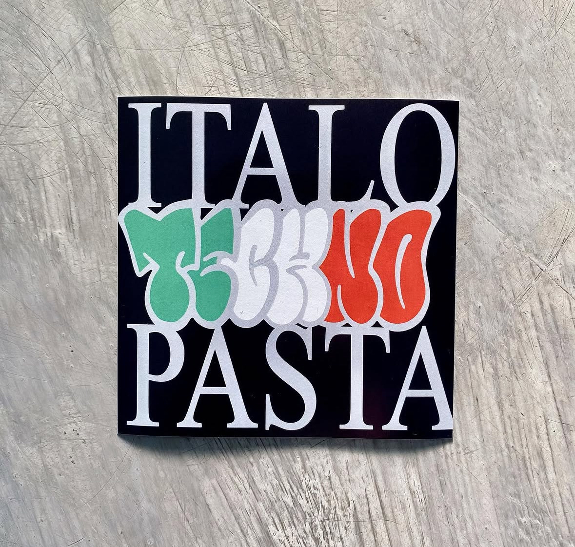 Italo Techno Pasta, motto con cui raver e clubber italiani si riconoscono all'estero